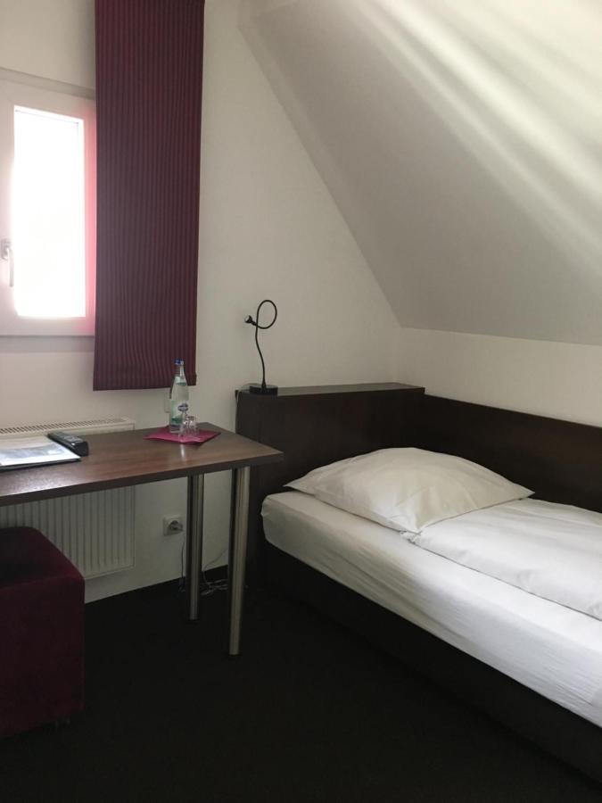 Hotel Bergbauer Mit Late-Self-Check-In Neuburg an Der Donau Bagian luar foto