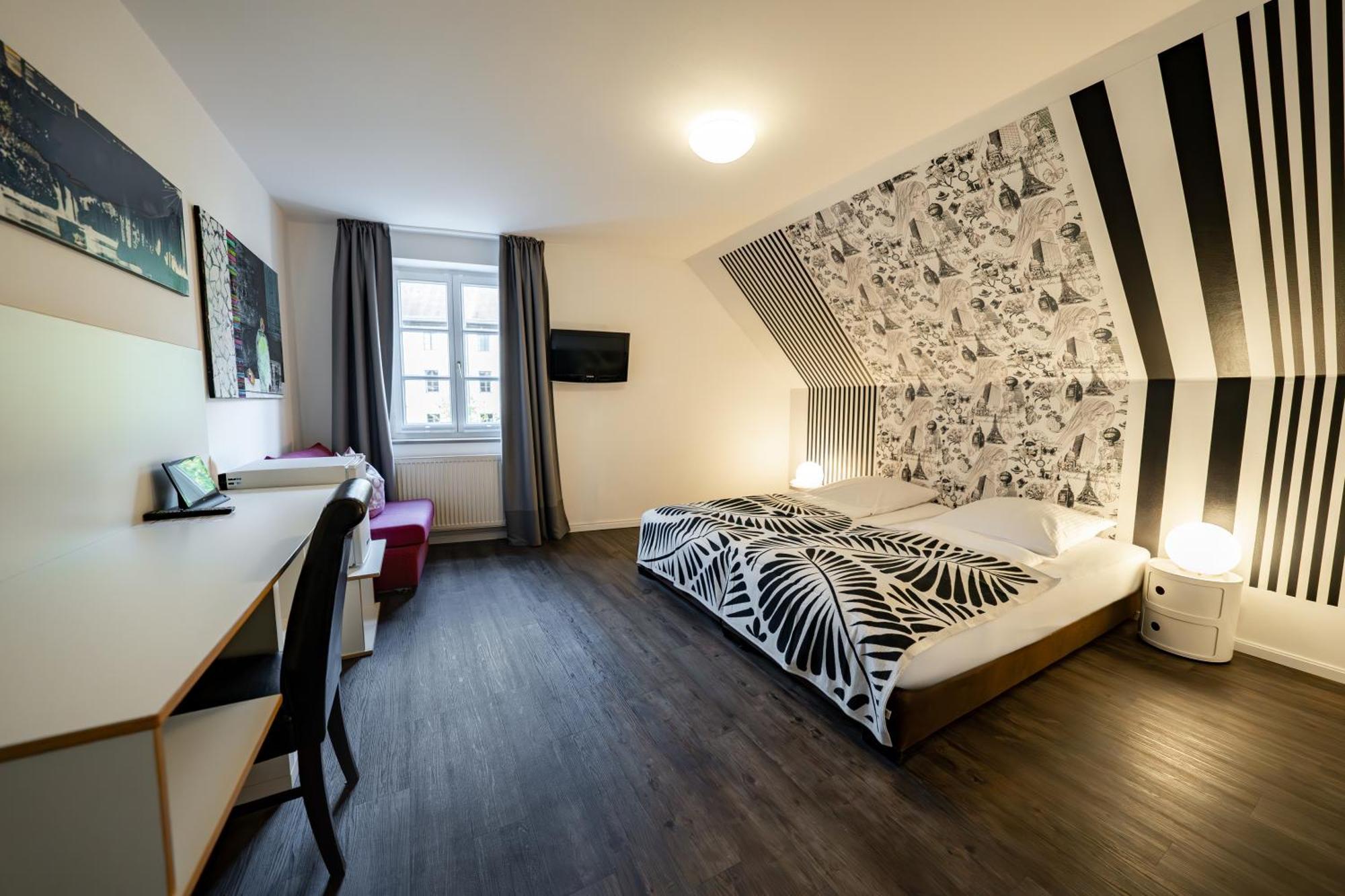 Hotel Bergbauer Mit Late-Self-Check-In Neuburg an Der Donau Bagian luar foto